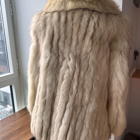 Genuine vintage Fox Fur coat - Picture 2 of 2